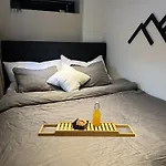 Aurora Polaris - Outdoor Sauna - Free Parking - 750m From Center Apartmán *