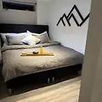 Апартаменты Aurora Polaris - Outdoor Sauna - Free Parking - 750m From Center